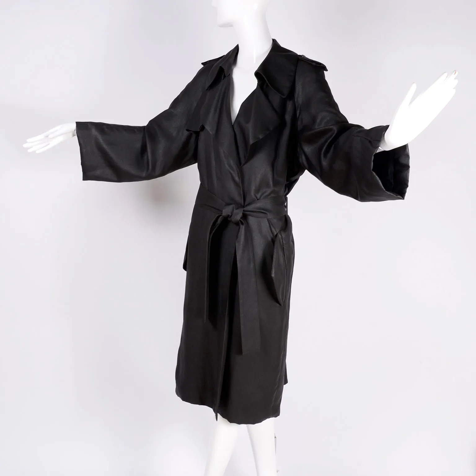 Alber Elbaz Lanvin Spring Summer 2006 Runway Black Silk Trench Coat