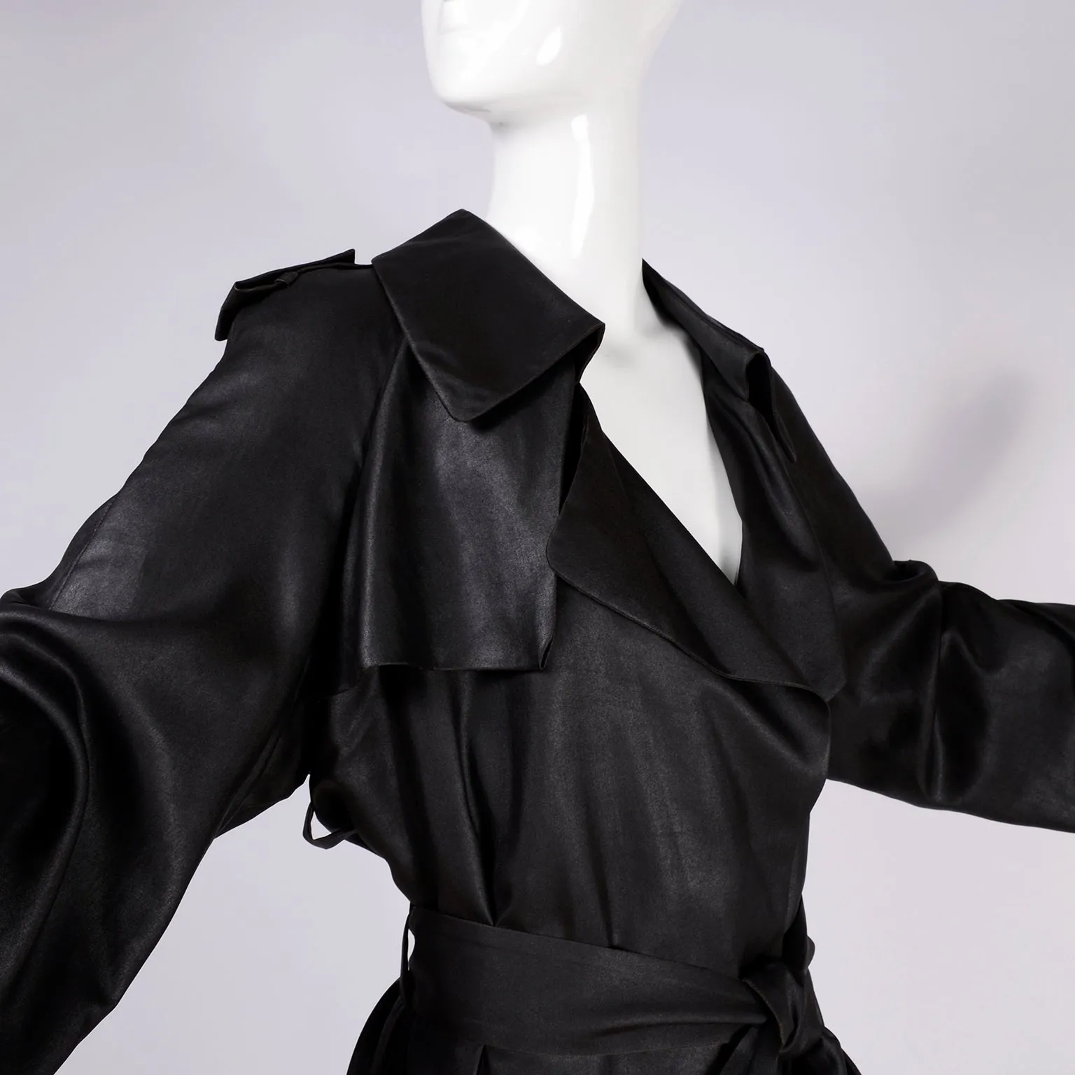 Alber Elbaz Lanvin Spring Summer 2006 Runway Black Silk Trench Coat