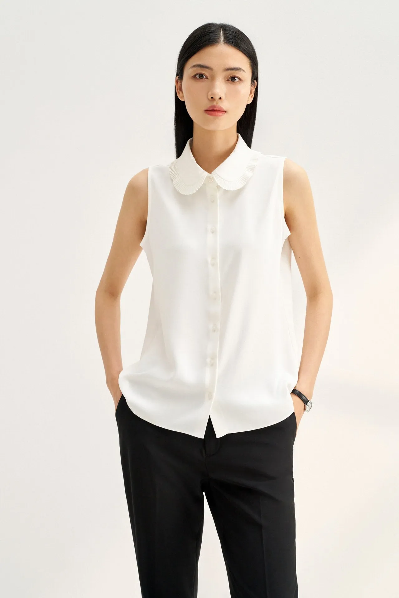 Sleevess Shirt Collar Blouse with Detachable Colour Blocked Tie